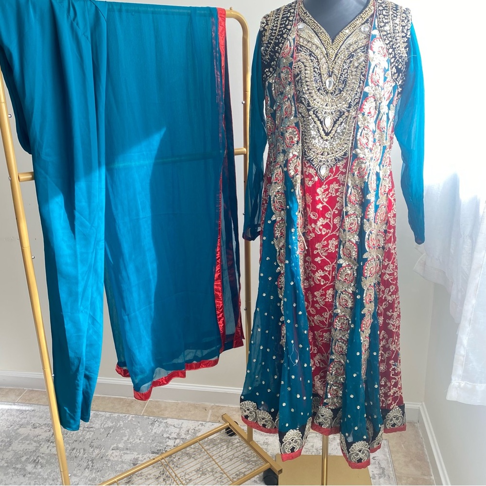 Embroidered Teal and Red Traditional Dress with Scarf shalwar kameez - Picture 7 of 7